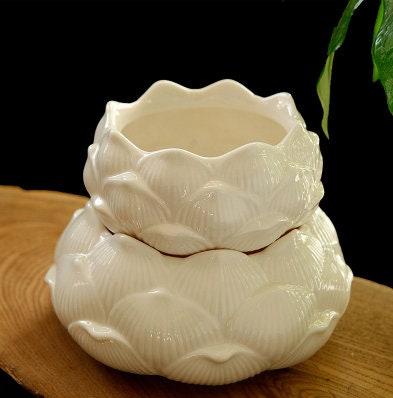Ceramic White Lotus Incense Burner | Peace Serenity Tranquility Calmness | Spirituality & Religion | Meditation | Yoga Practise